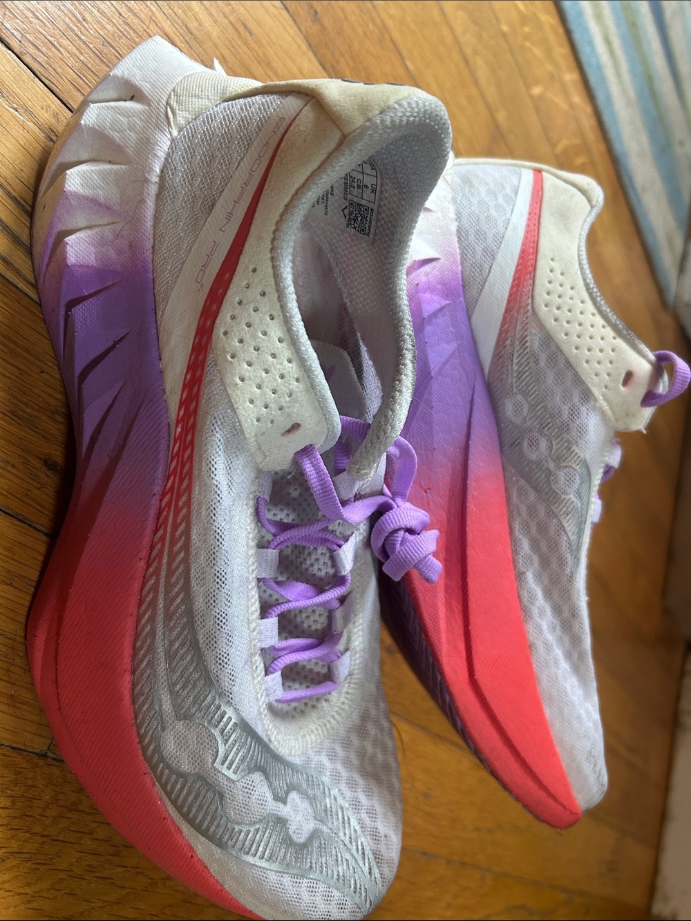 Saucony Endorphin Pro 4 women’s size 8 - Picture 3 of 3